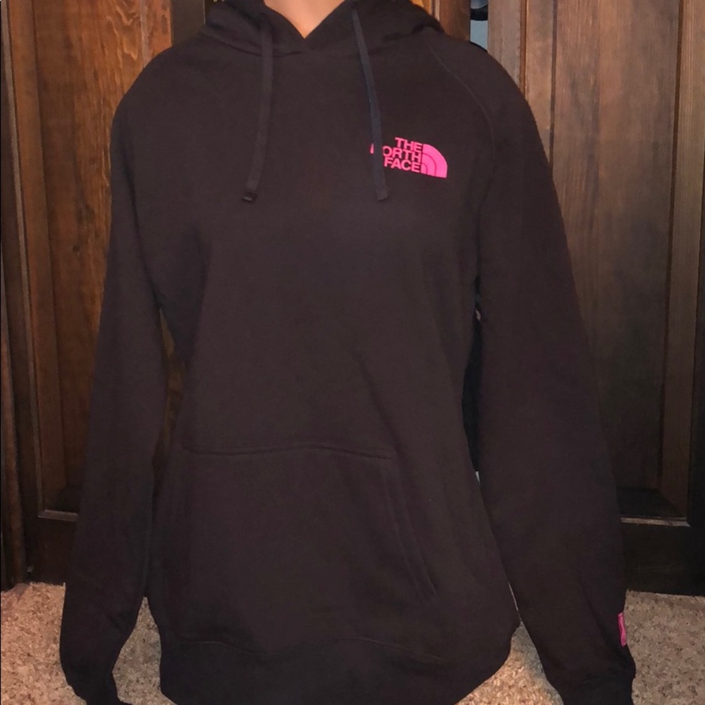 Black North Face hoodie